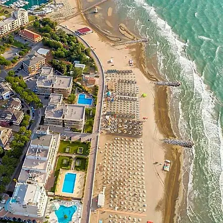 Modern 700m From The Ideal For 4 Guests فندق بيبيوني